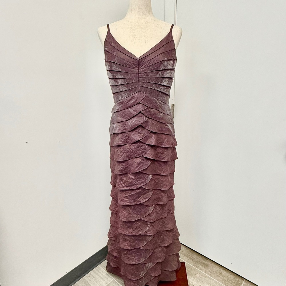 Adrianna Papell Elegant Tiered Gown Size 10P Mauve Purple Metallic Shimmer Gown